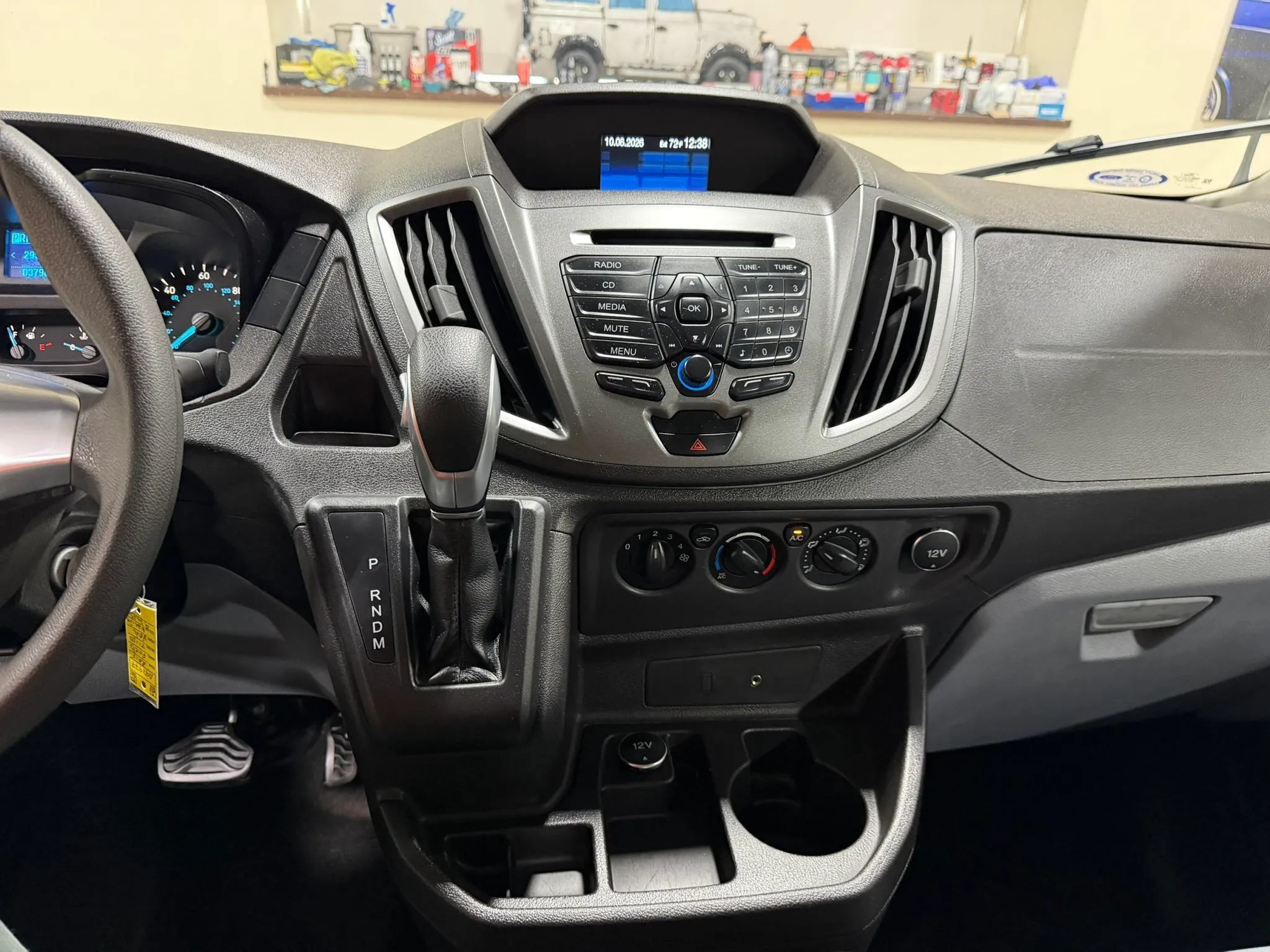 Used 2015 Ford Transit 150 XL RWD image 46