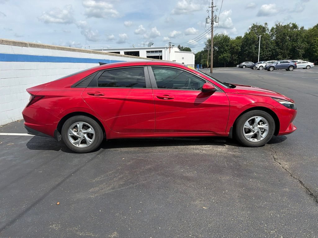 Used 2023 Hyundai Elantra SE FWD image 6