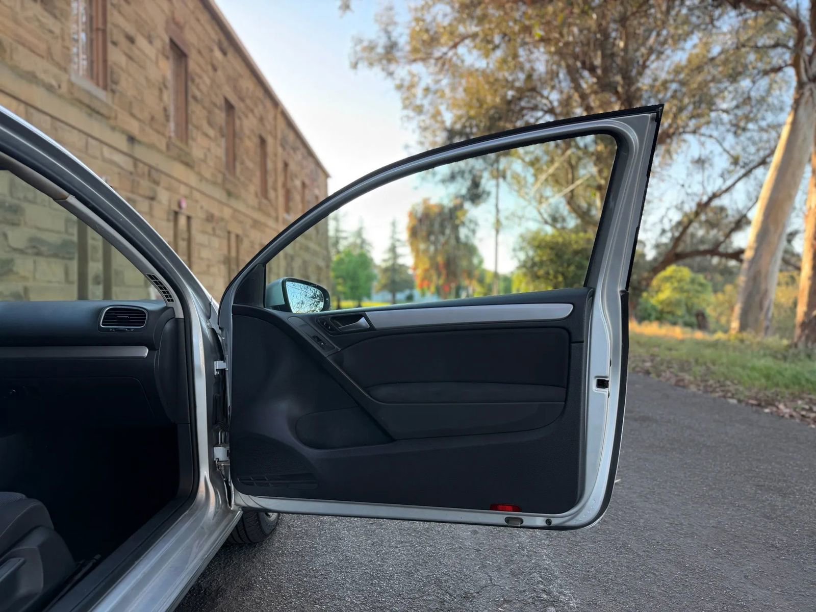 Used 2012 Volkswagen Golf 2-Door FWD image 16