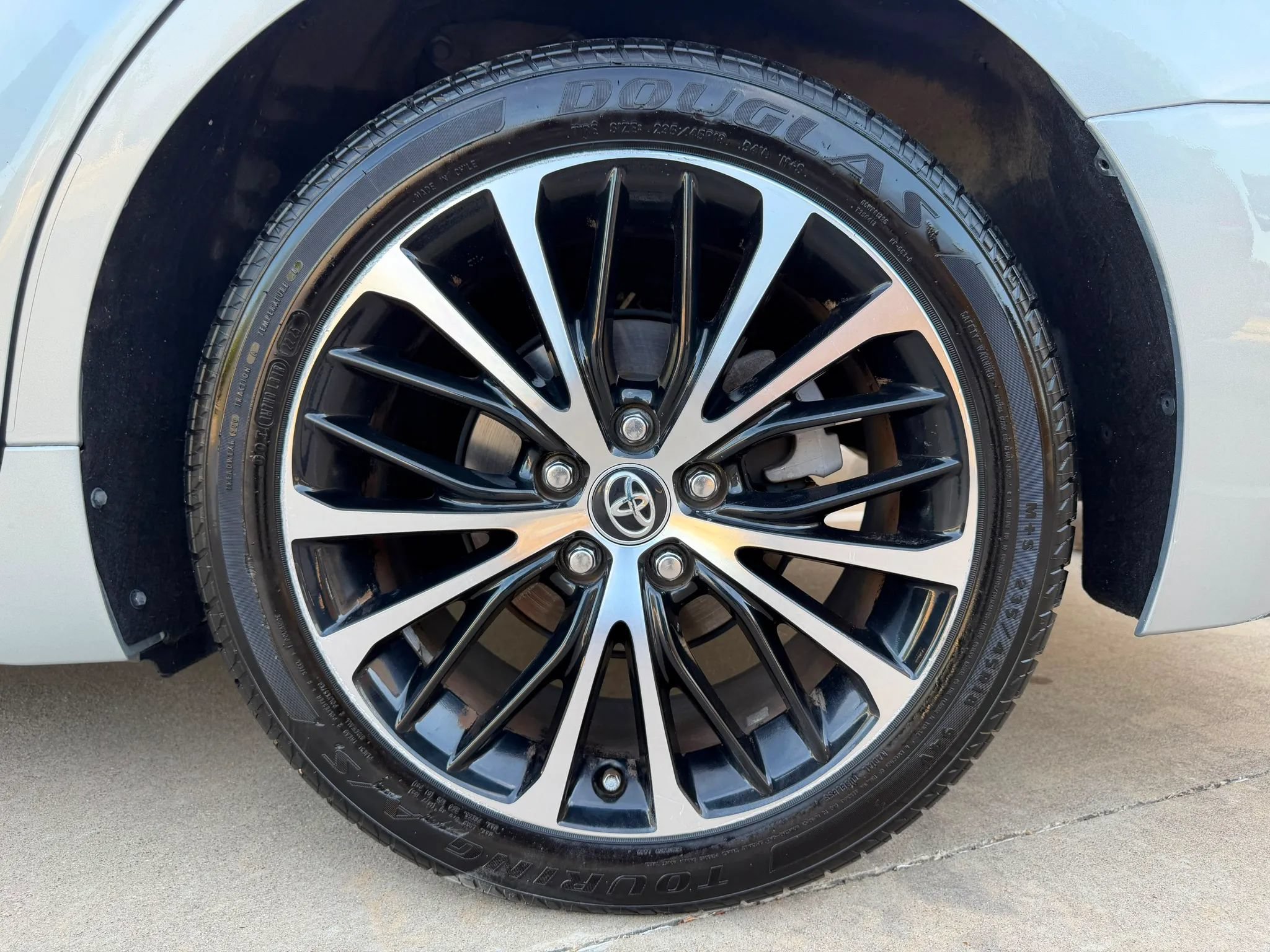 Used 2018 Toyota Camry SE FWD image 24