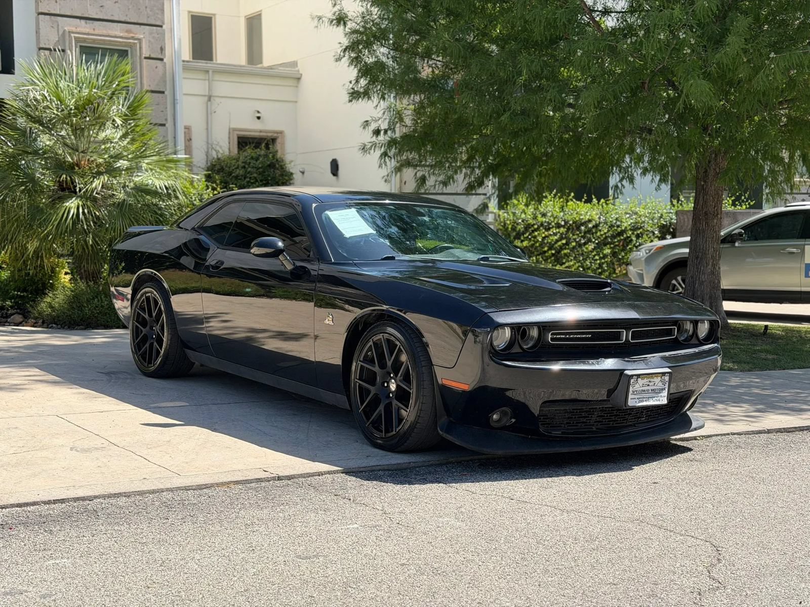 Used 2015 Dodge Challenger R/T Scat Pack w/ Leather Interior Group RWD image 3