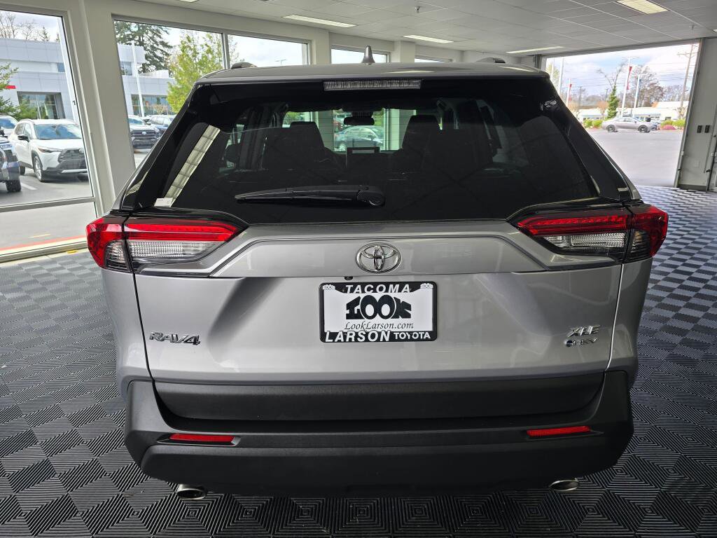 Used 2025 Toyota RAV4 XLE image 4