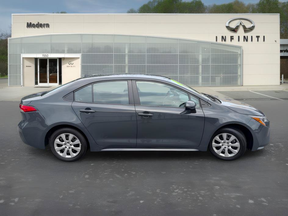 Used 2025 Toyota Corolla LE FWD image 3