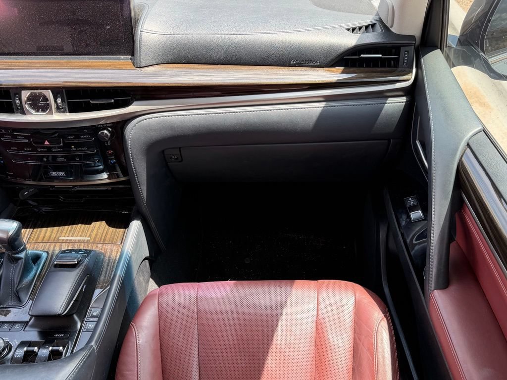 Used 2019 Lexus LX 570 4WD w/ Luxury Package image 10