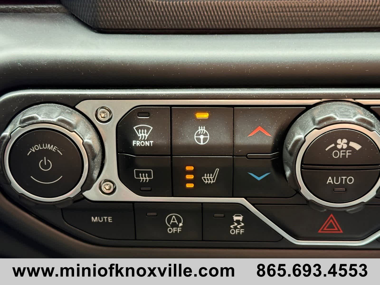 Used 2018 Jeep Wrangler Unlimited Rubicon w/ LED Lighting Group AWD/4WD image 27