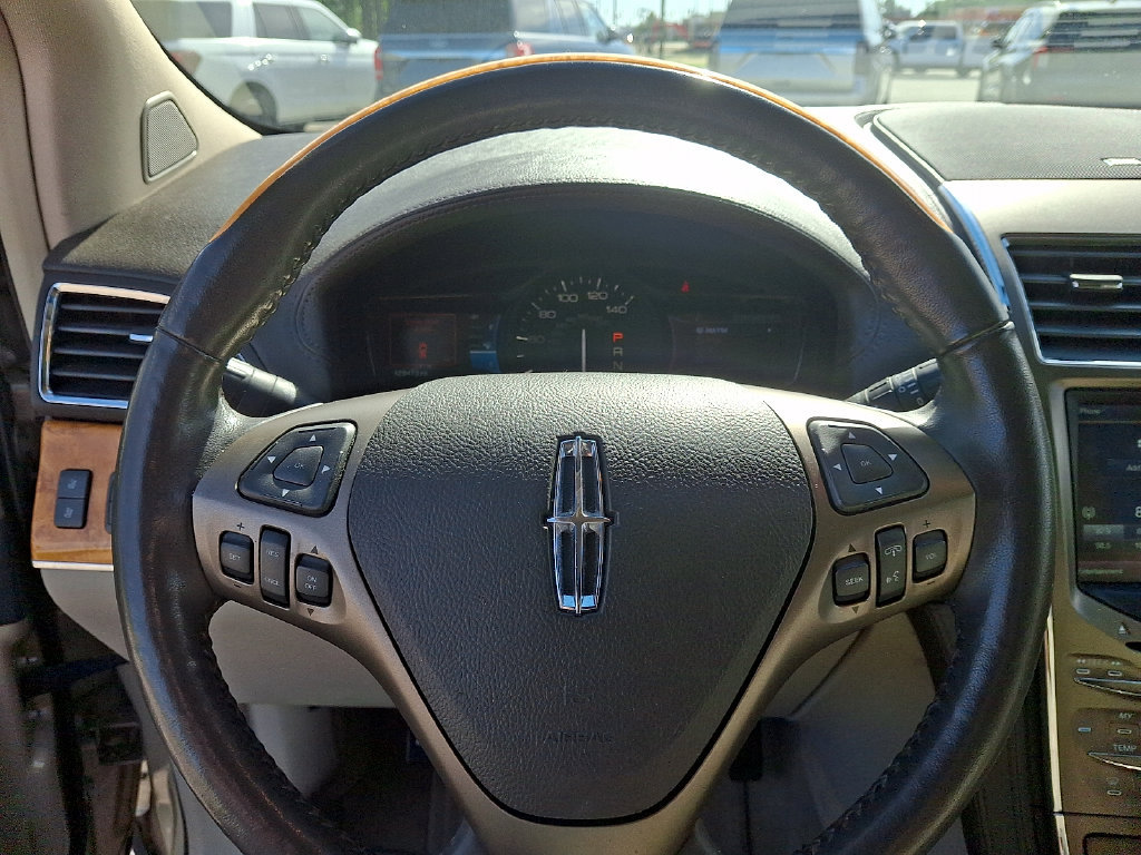 Used 2011 Lincoln MKX 2WD w/ 101A Rapid Spec Order Code image 18