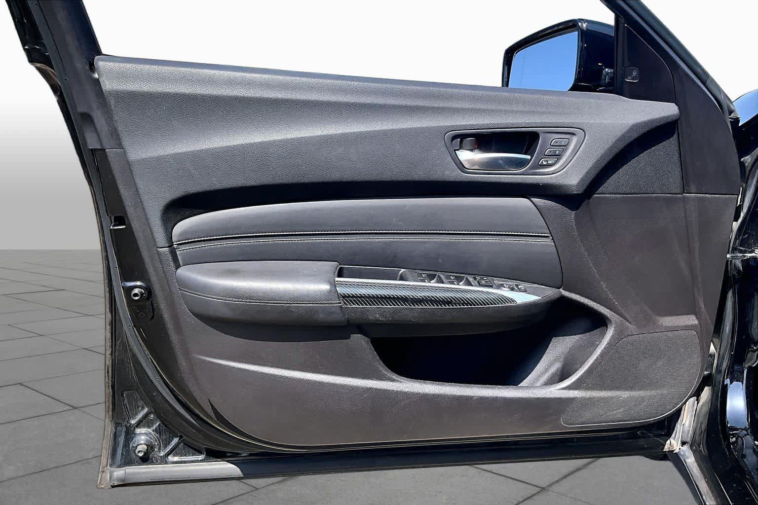 Used 2015 Acura TLX w/ Technology Package FWD image 19