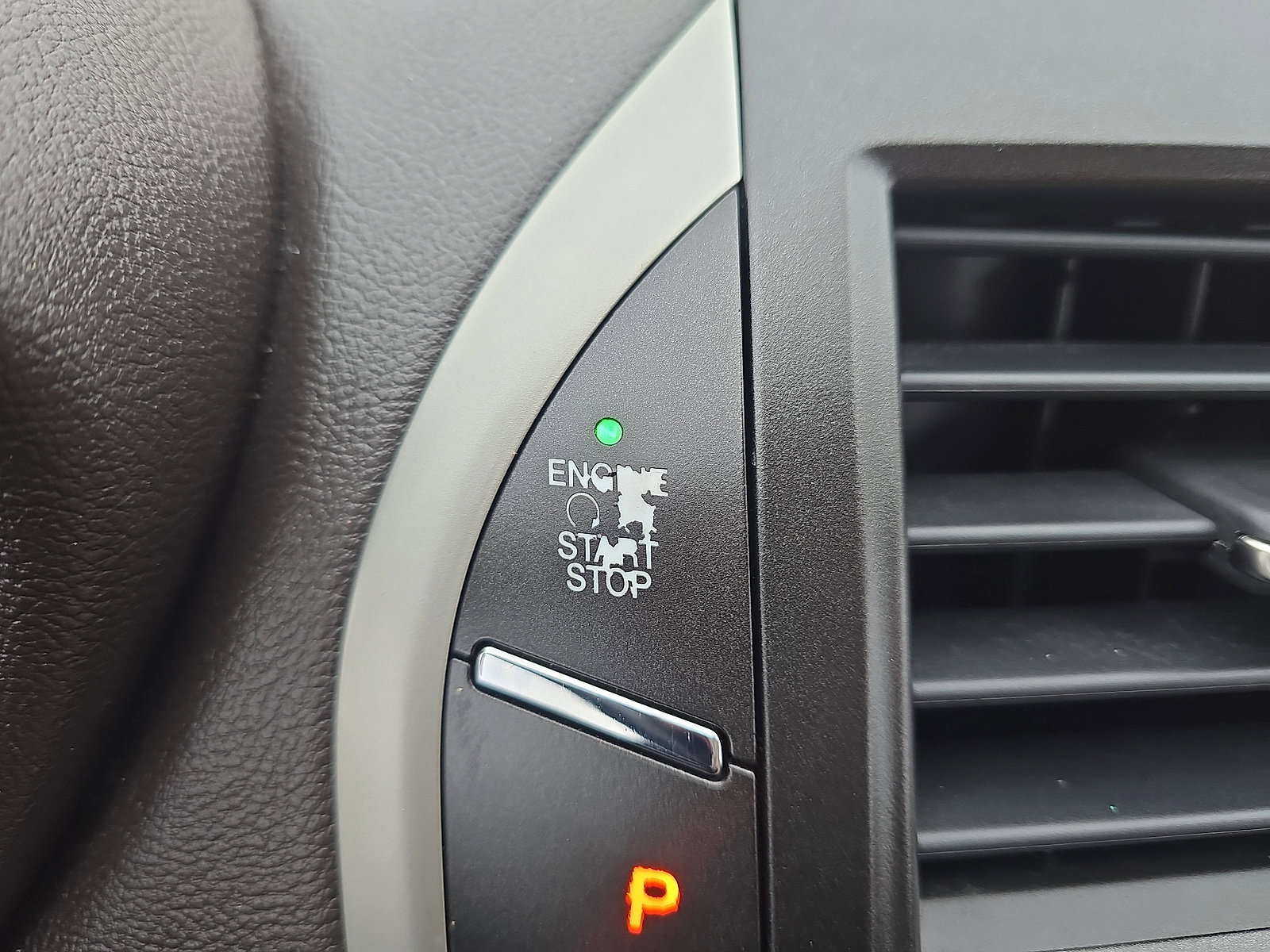 Used 2019 Lincoln MKC Select w/ Select Plus Package image 23