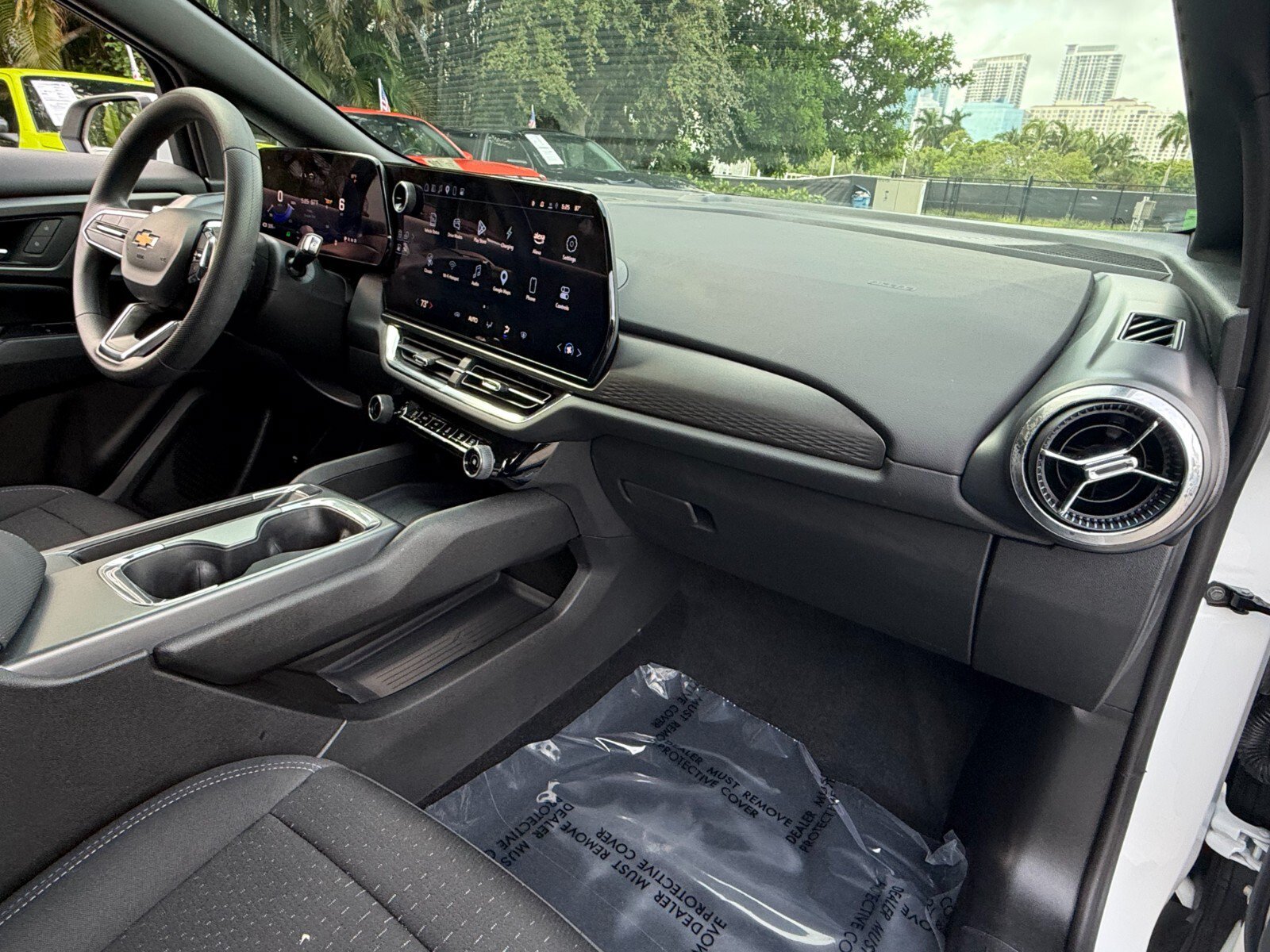 Used 2025 Chevrolet Equinox EV LT FWD image 17