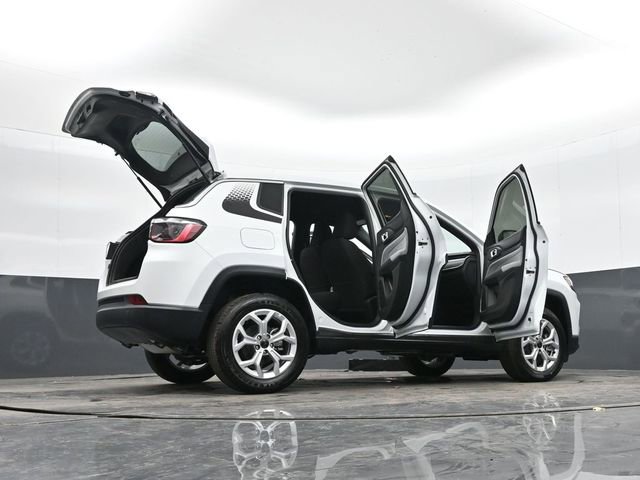 Used 2025 Jeep Compass Sport w/ Mopar Graphics Package image 51