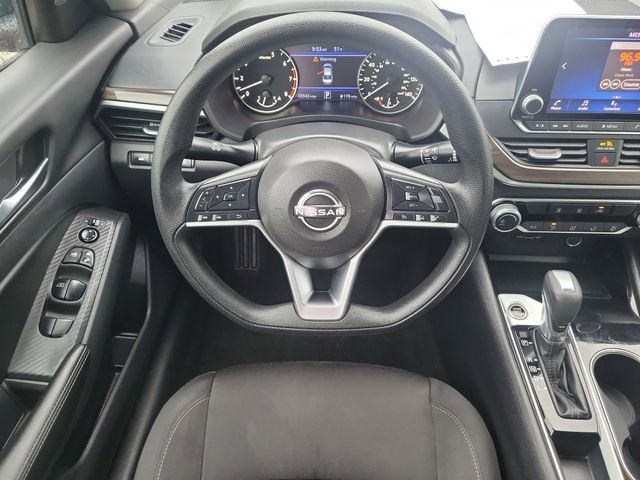 Used 2024 Nissan Altima 2.5 SV image 16