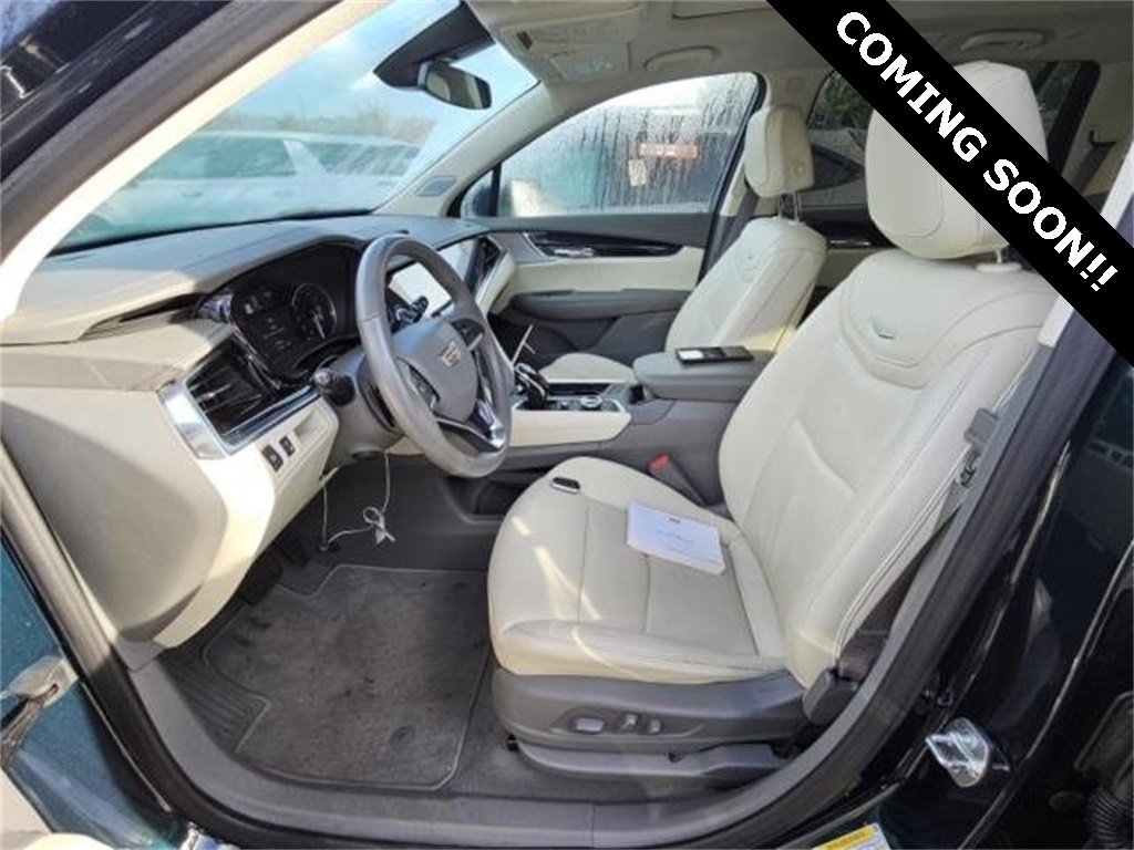 Used 2025 Cadillac XT6 Premium Luxury image 2