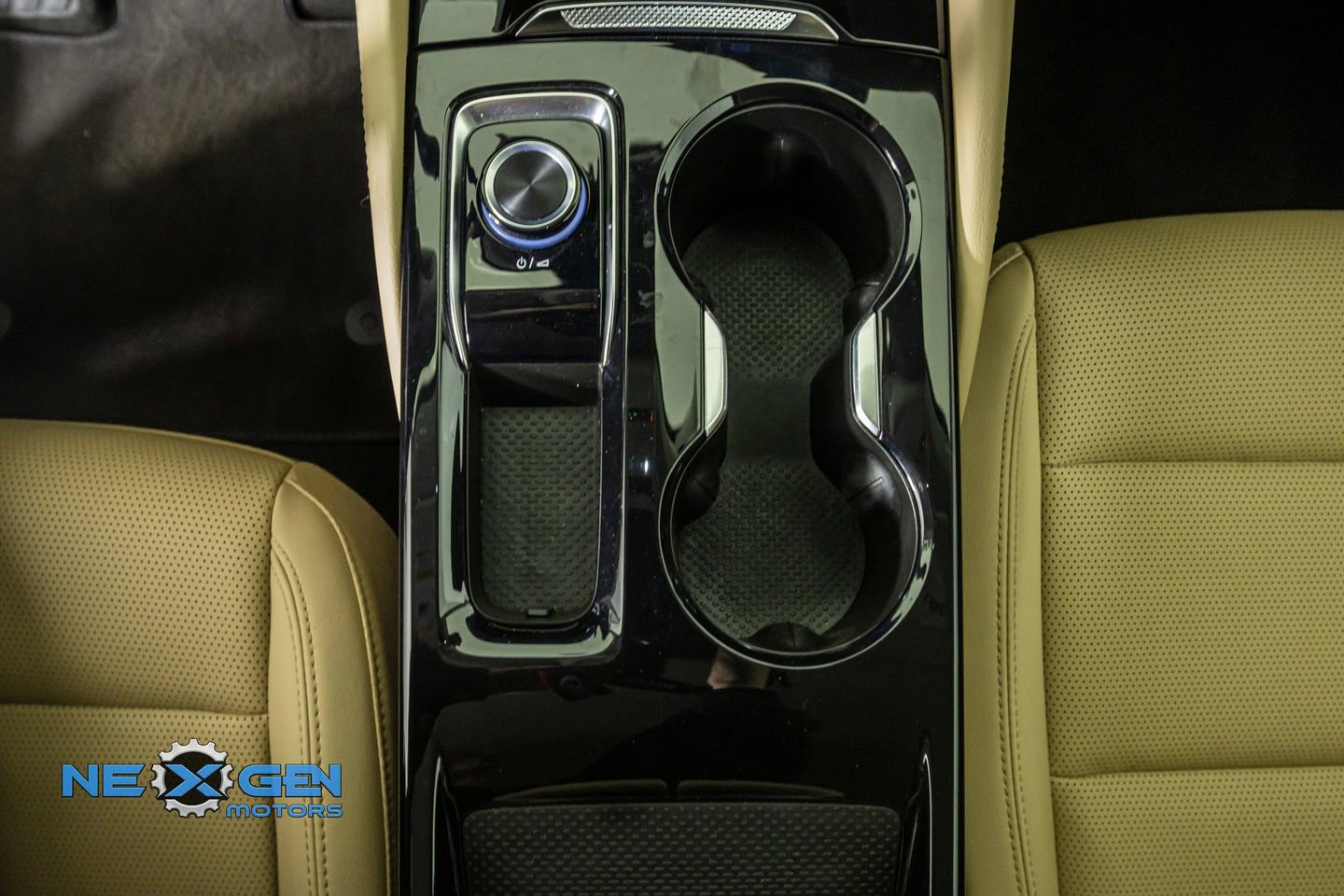 Used 2025 Buick Envision Preferred AWD/4WD image 21