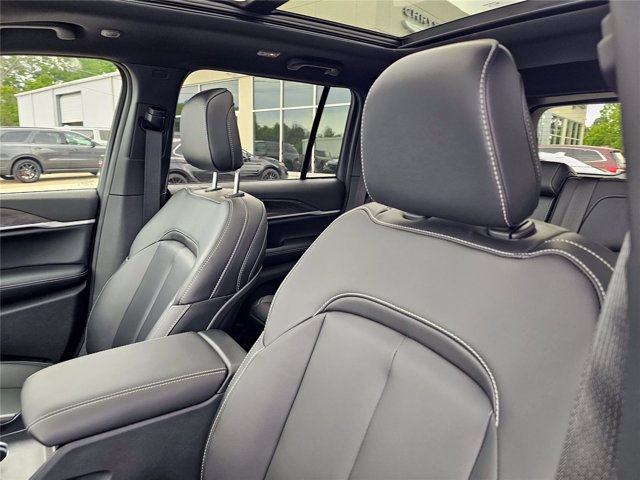 New 2026 Jeep Grand Cherokee Limited w/ Limited Altitude Package RWD image 38