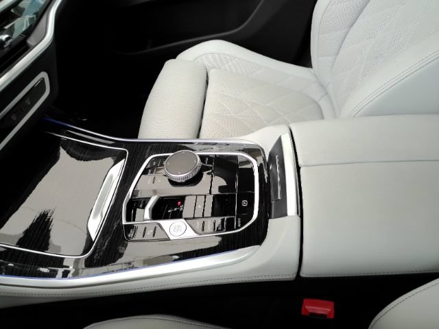 Used 2025 BMW X5 sDrive40i w/ M Sport Package RWD image 47