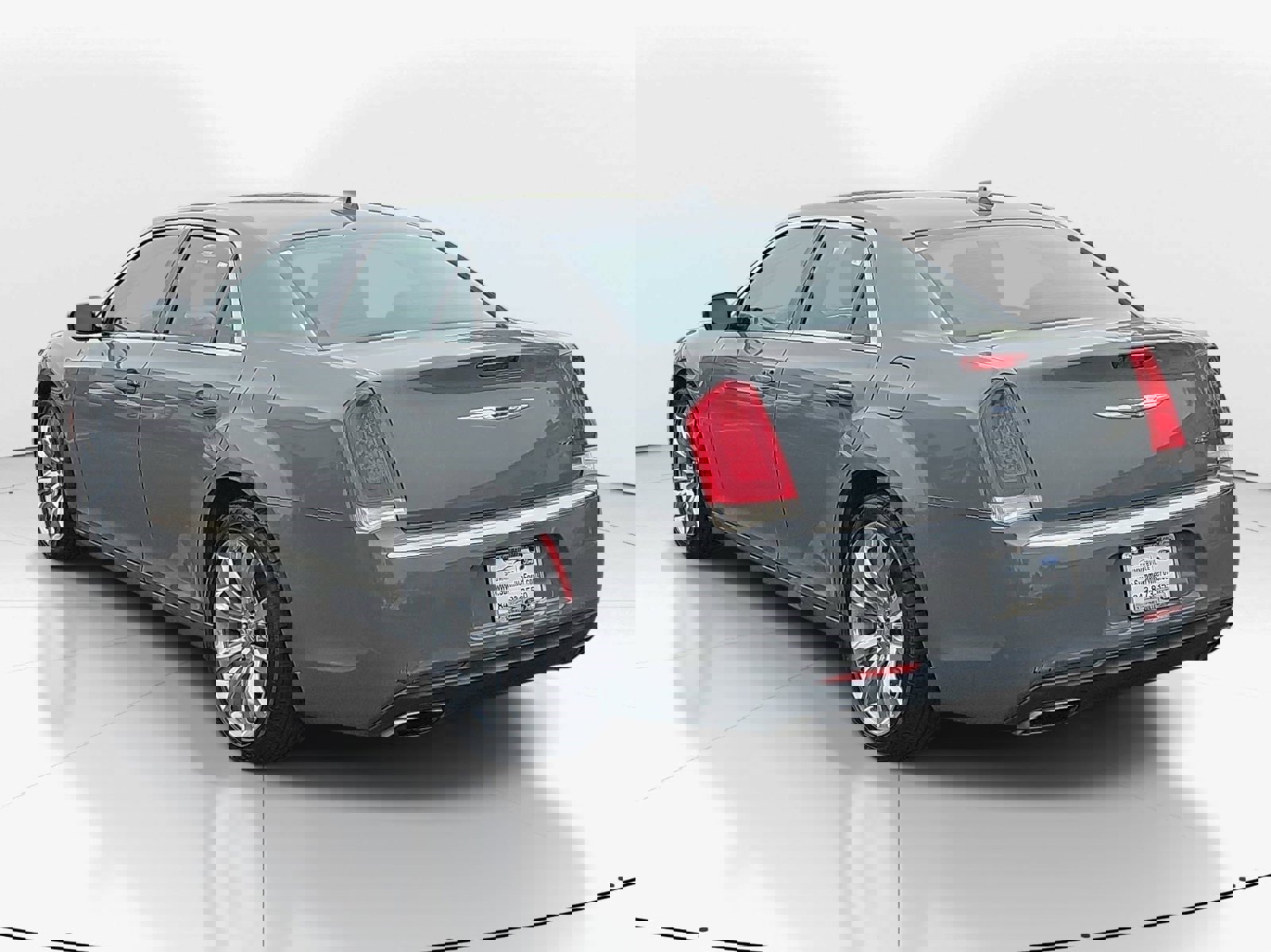 Used 2017 Chrysler 300 Limited image 4