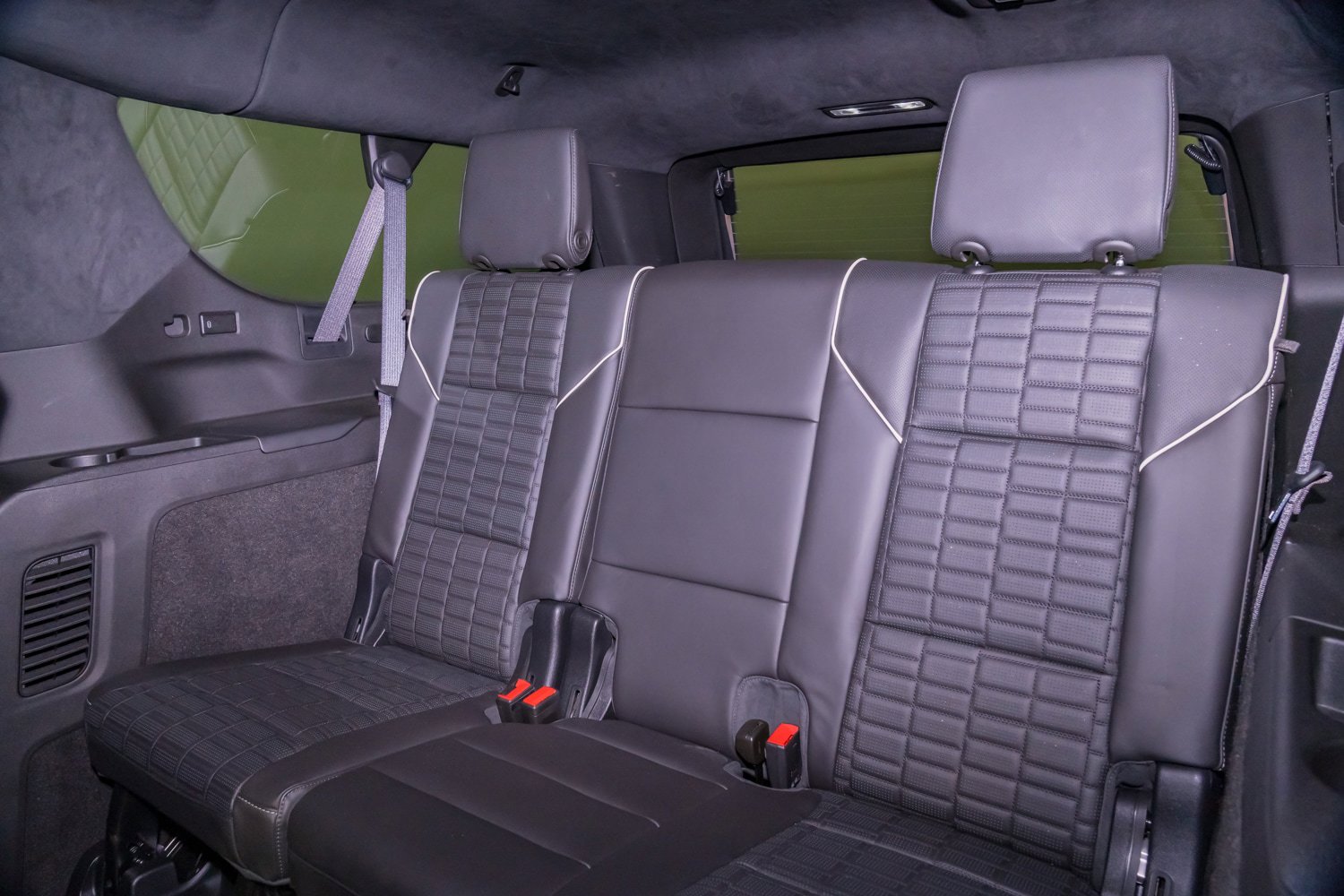 Used 2024 Cadillac Escalade ESV V w/ LPO, ONYX Package AWD/4WD image 28