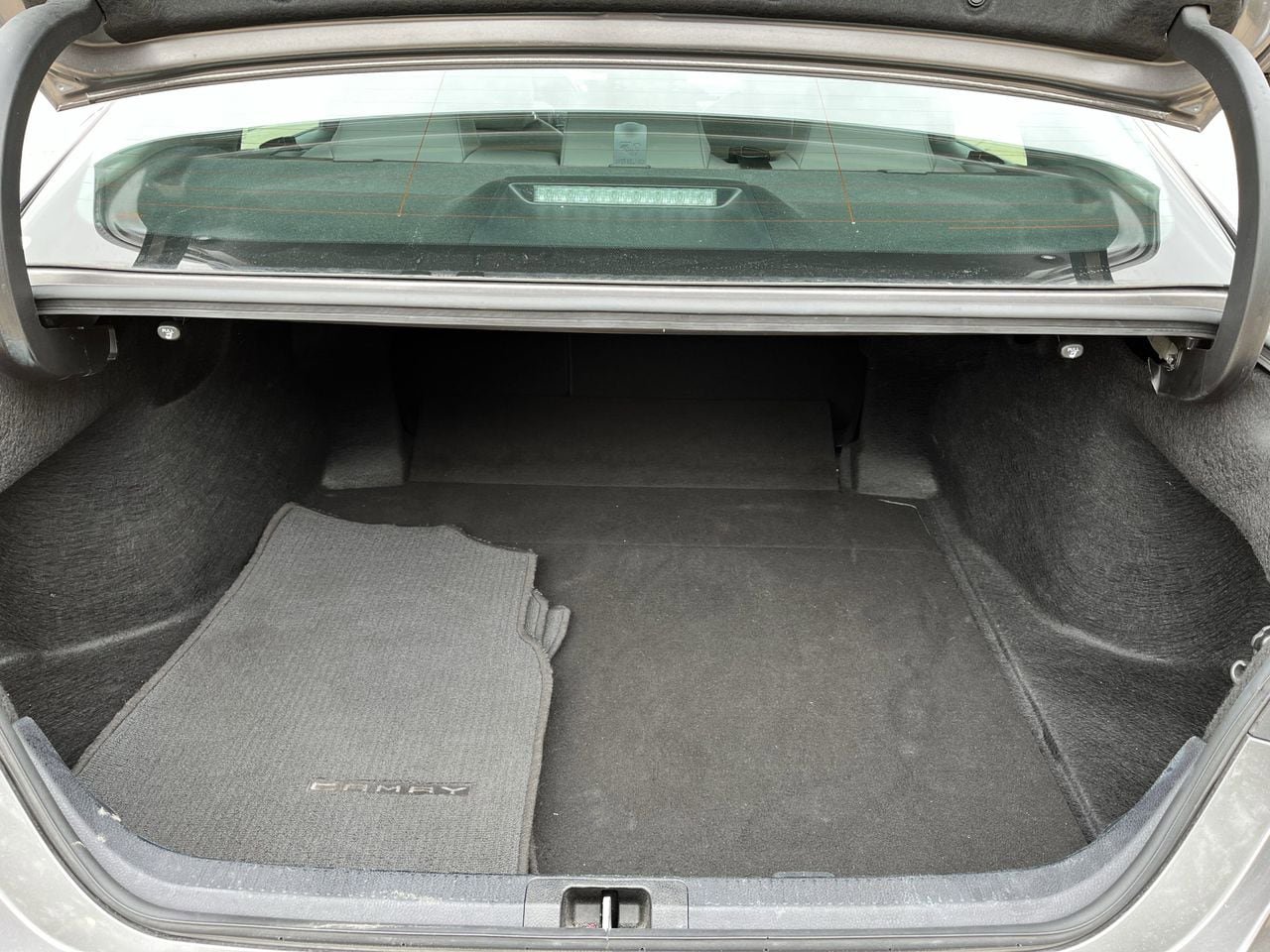 Used 2024 Toyota Camry SE w/ Convenience Package FWD image 27