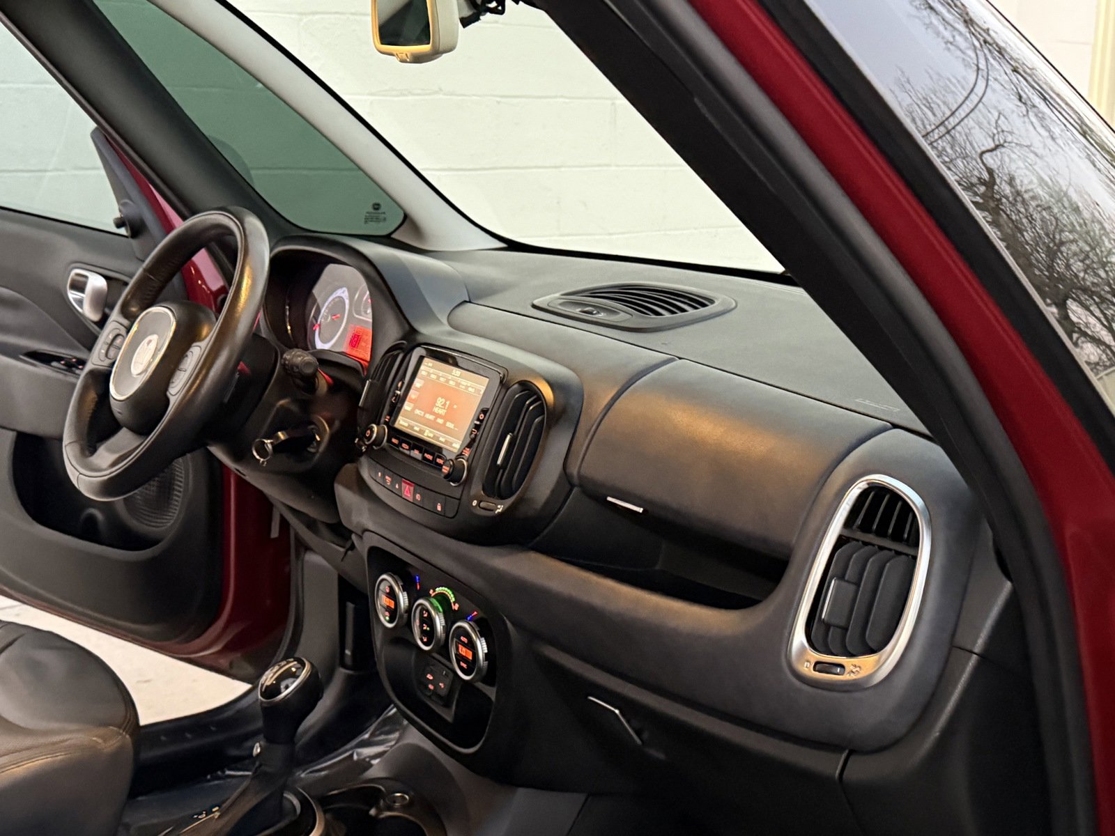 Used 2014 FIAT 500L Lounge image 30