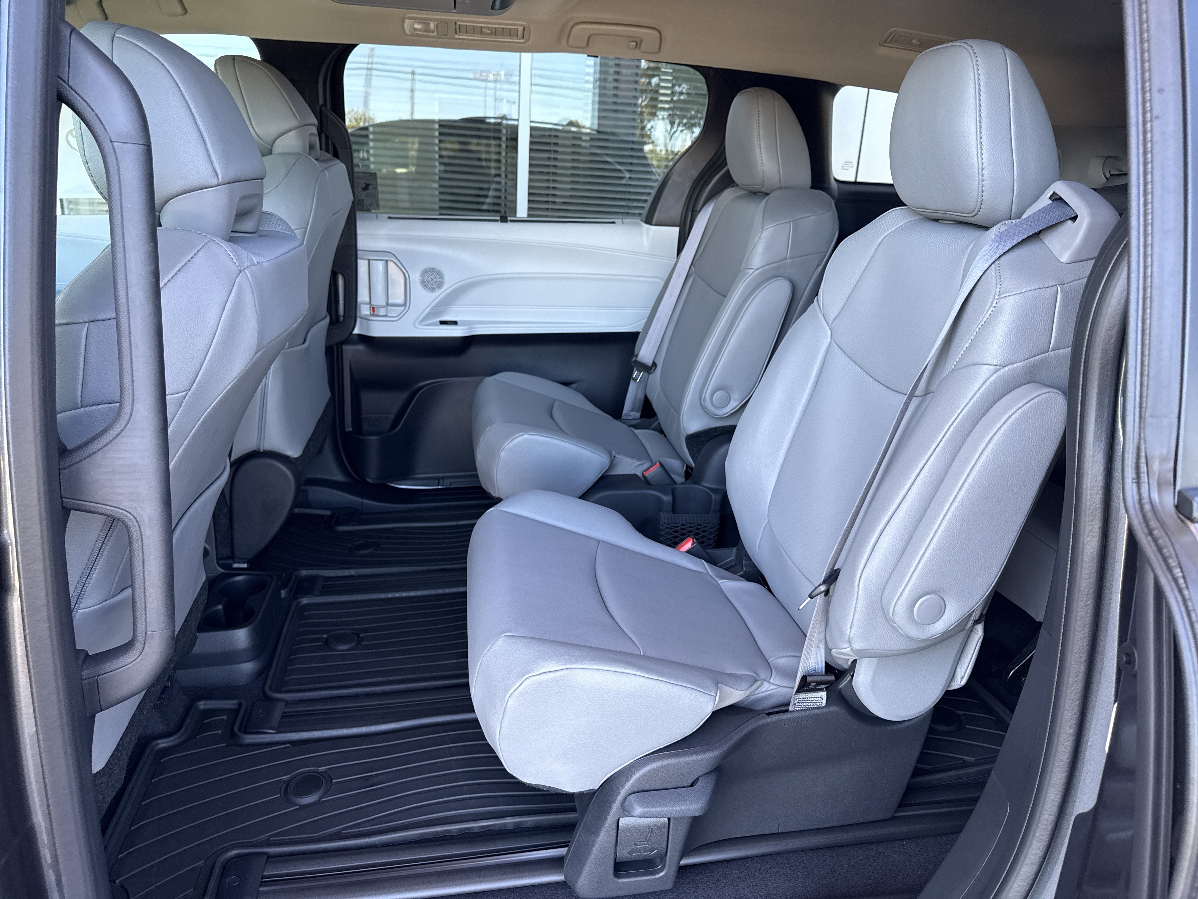 New 2025 Toyota Sienna XLE image 14