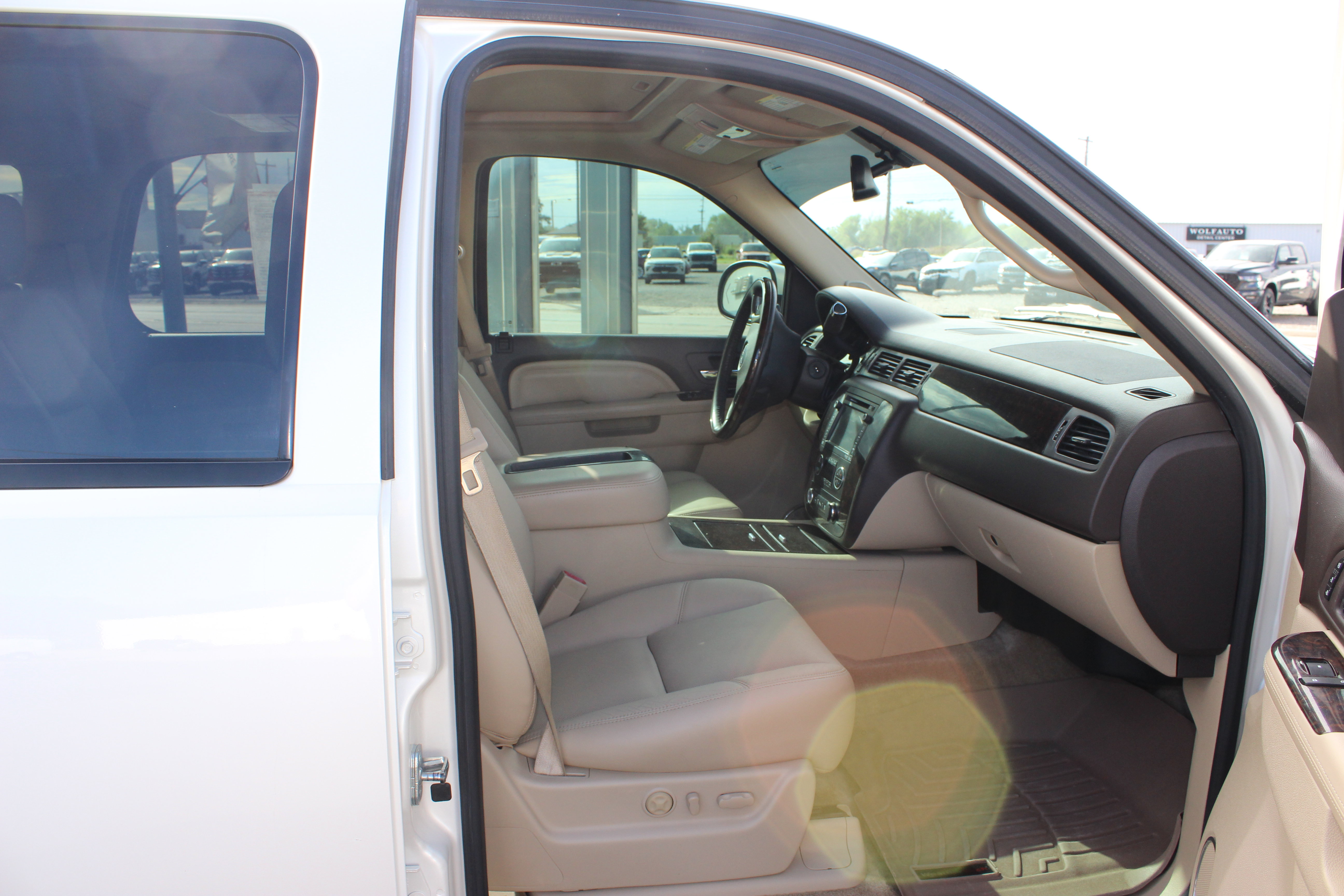 Used 2014 GMC Yukon Denali AWD/4WD image 22