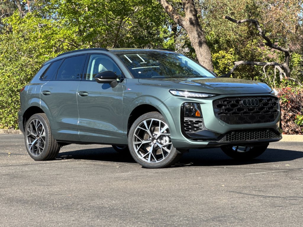 New 2026 Audi Q3 quattro 2.0T AWD/4WD image 2