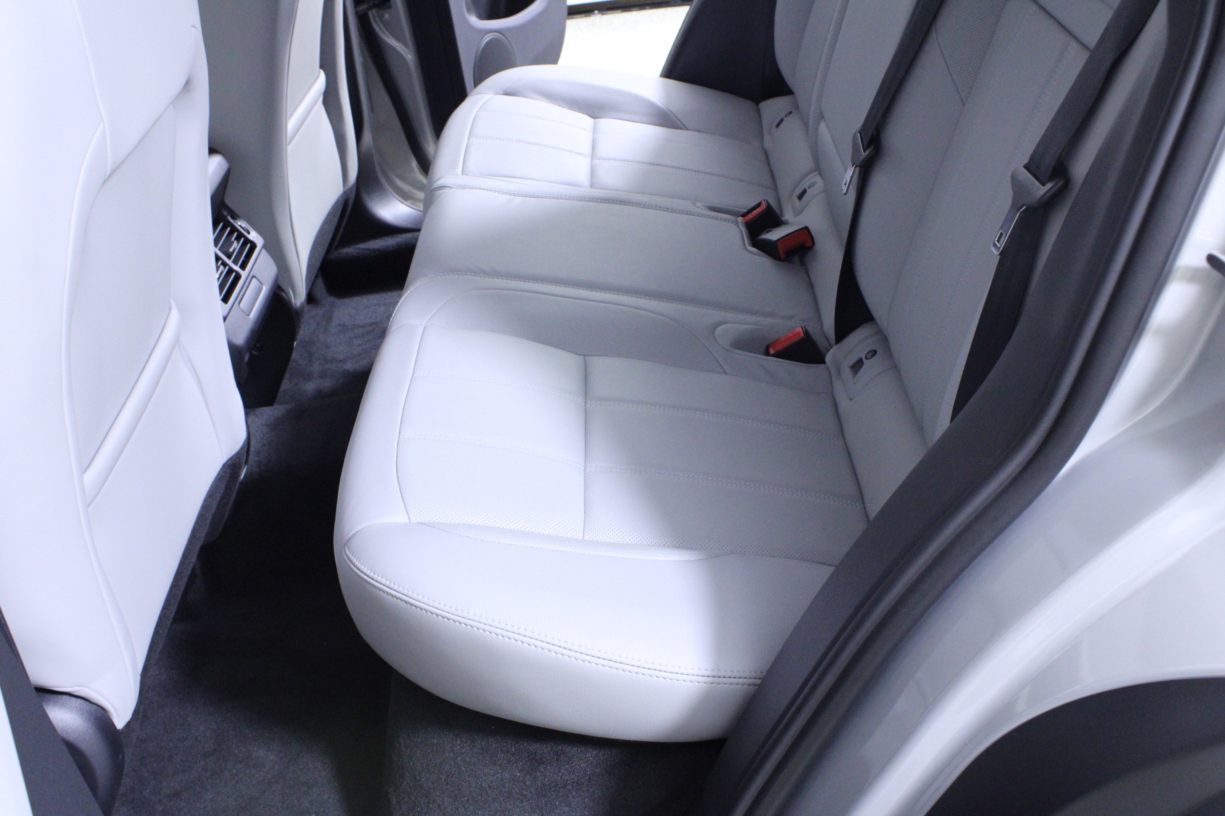 New 2026 Land Rover Range Rover Evoque S image 10