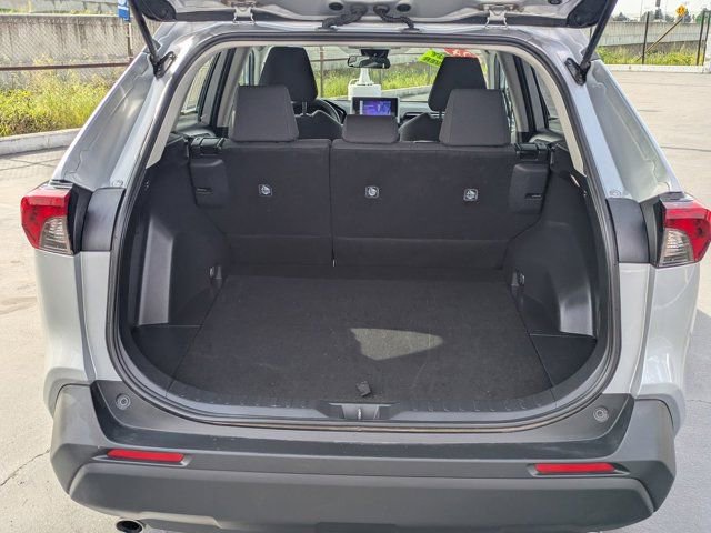 Used 2024 Toyota RAV4 LE image 10