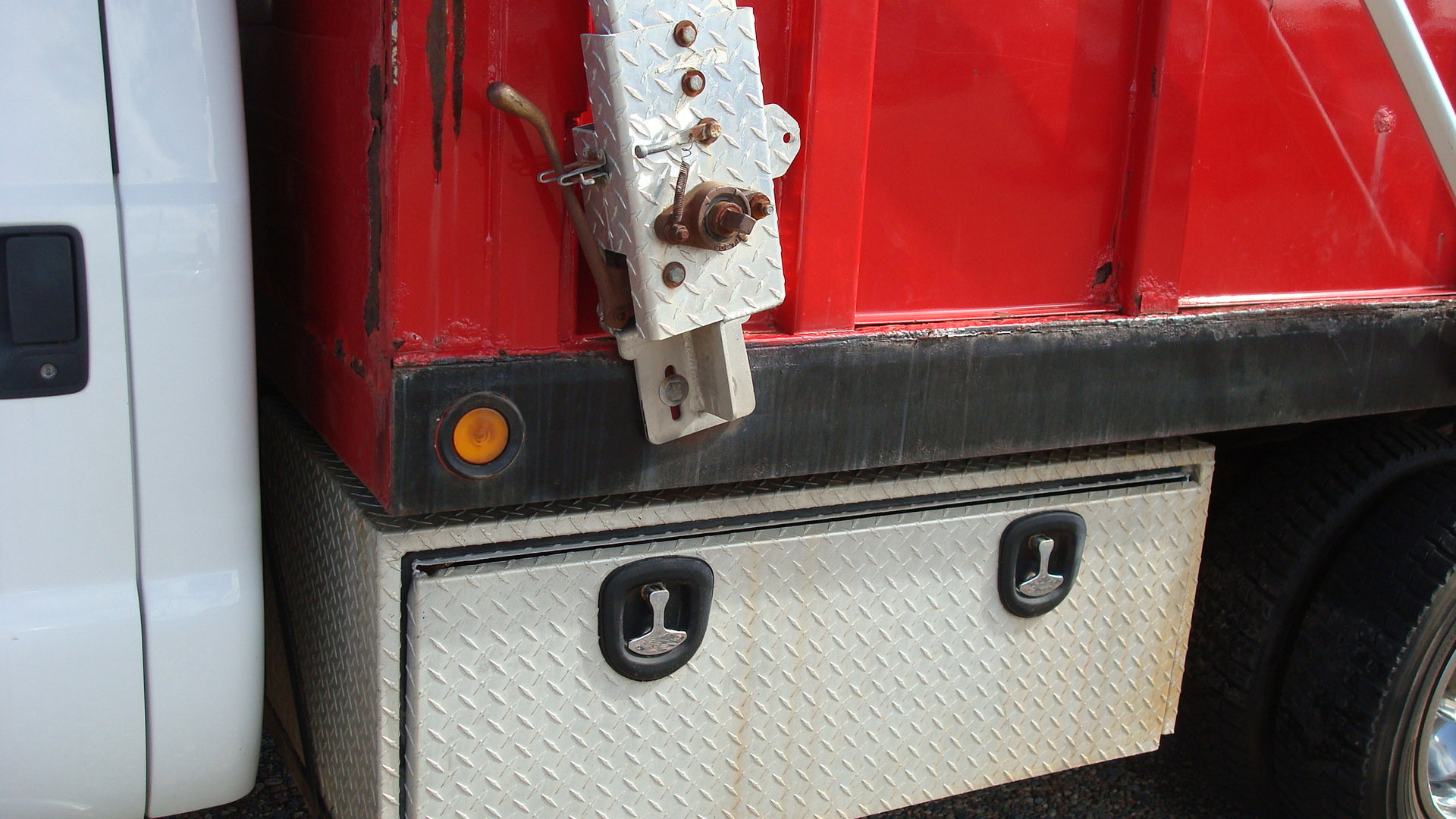 Used 2010 Ford F550 4x4 Regular Cab Super Duty image 13