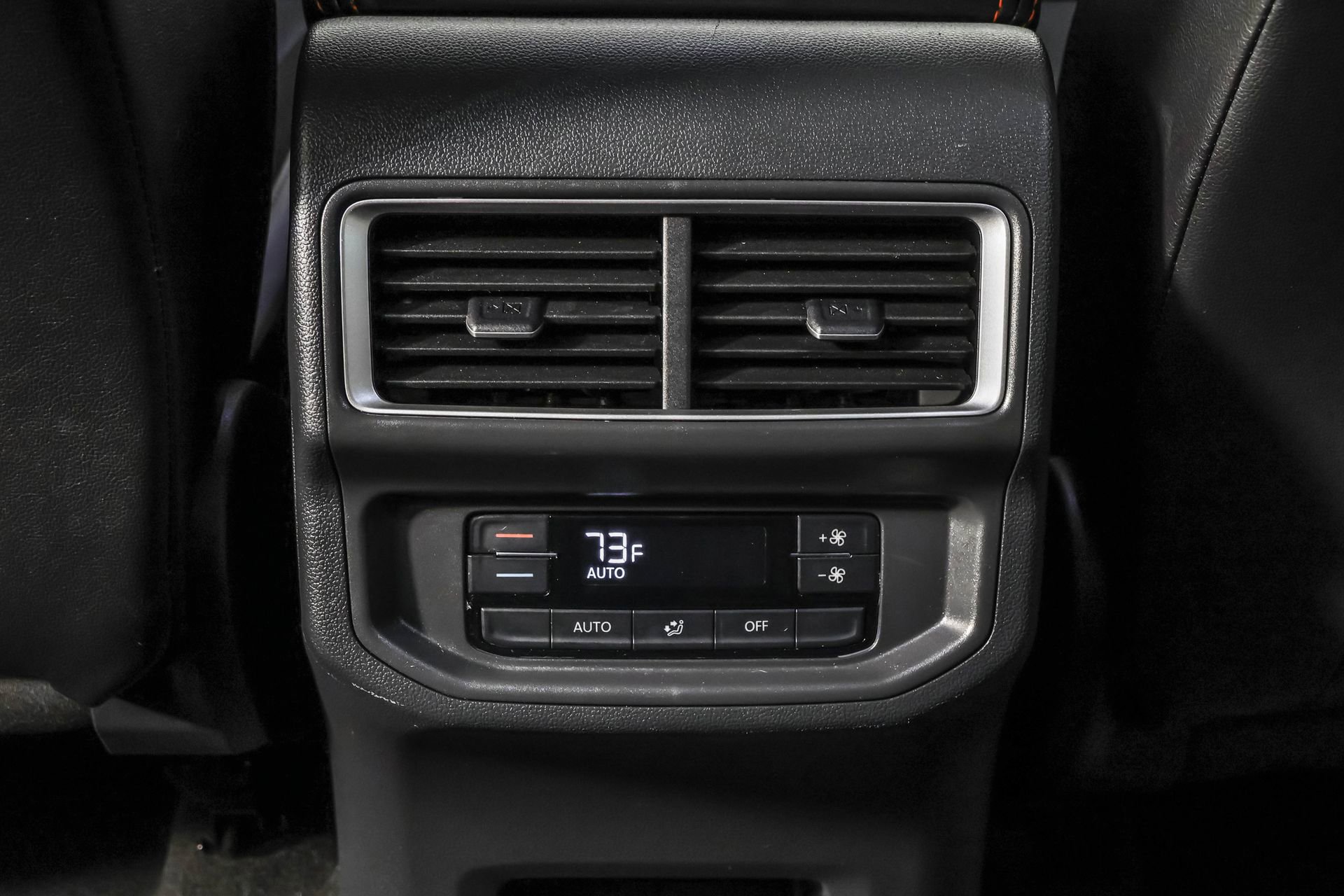 Used 2024 Volkswagen Atlas Peak Edition SE image 40