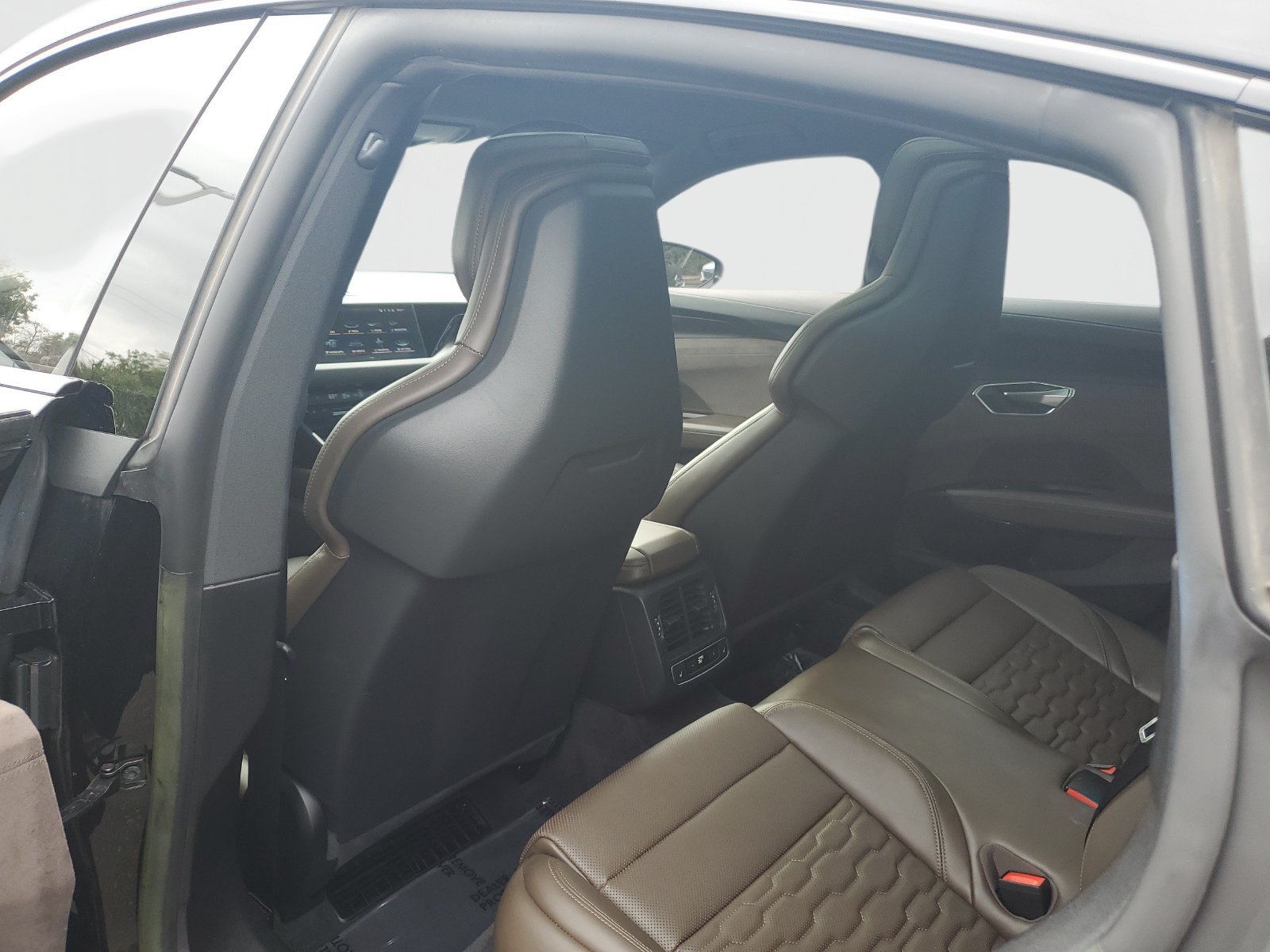 Used 2023 Audi e-tron GT Prestige AWD/4WD image 14
