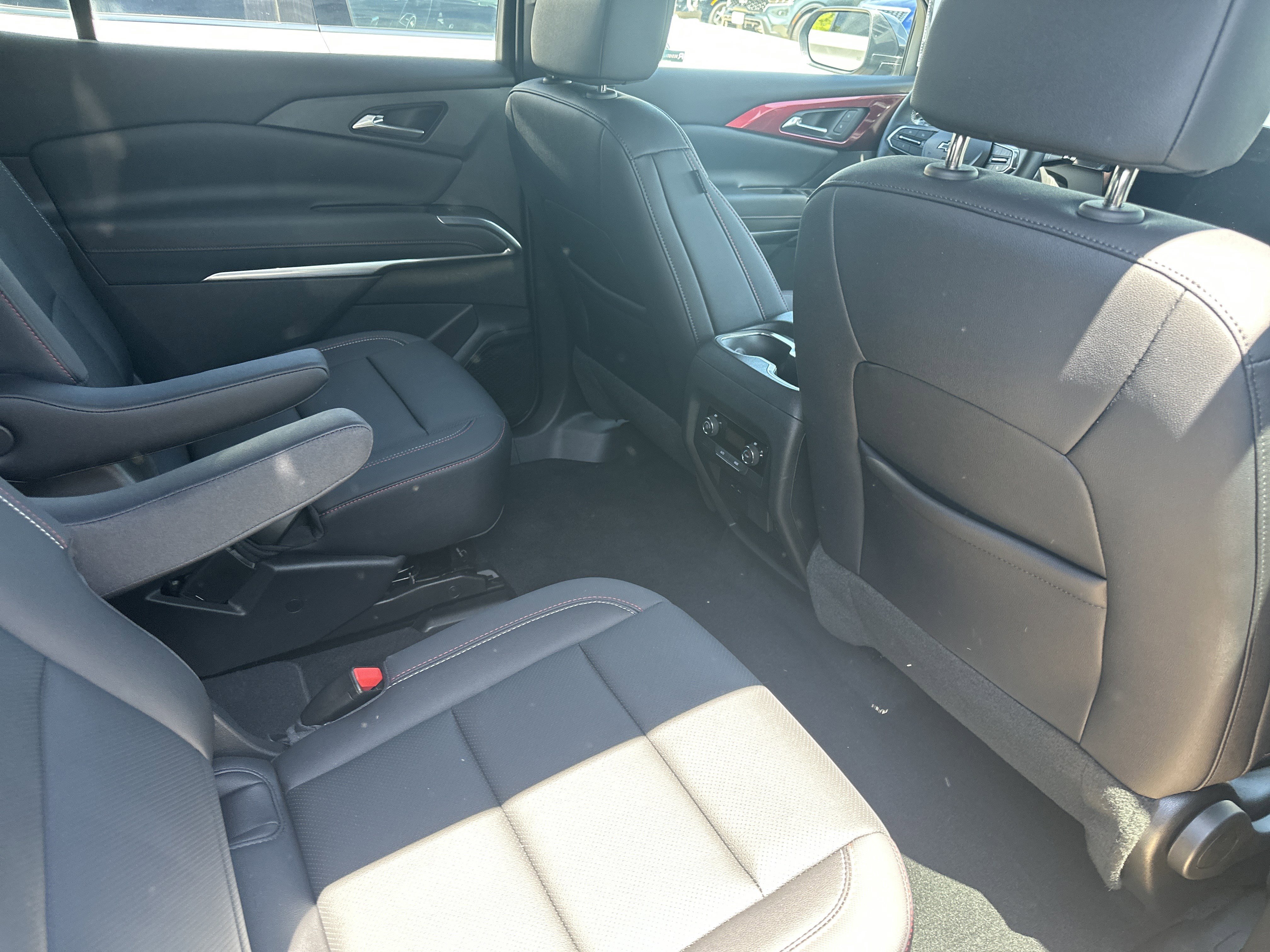Used 2024 Chevrolet Traverse Z71 AWD/4WD image 10