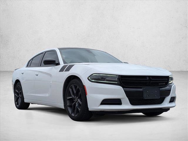 Used 2019 Dodge Charger SXT w/ Blacktop Package image 3