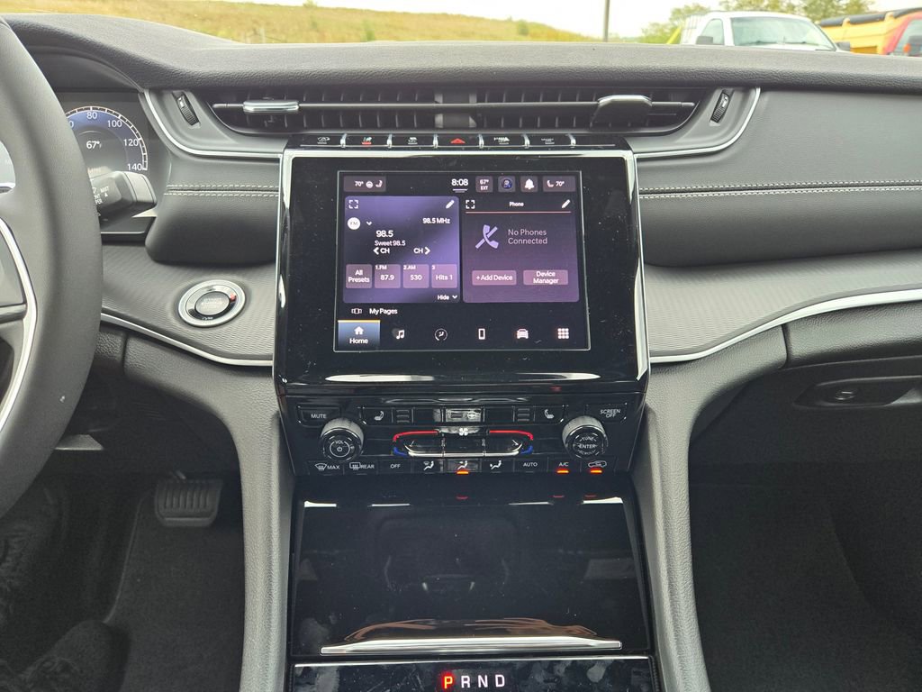 New 2025 Jeep Grand Cherokee L Laredo image 18