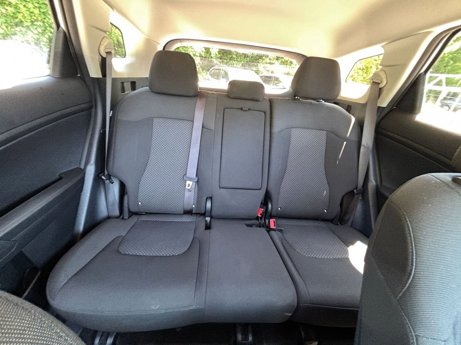 Used 2025 Kia Sportage LX FWD image 36