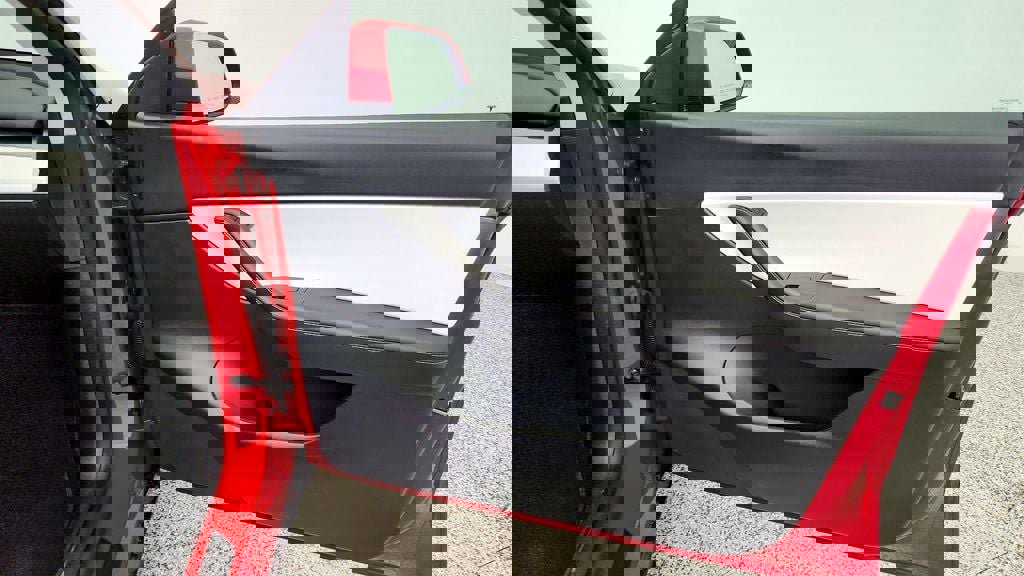 Used 2022 Tesla Model Y Performance image 31