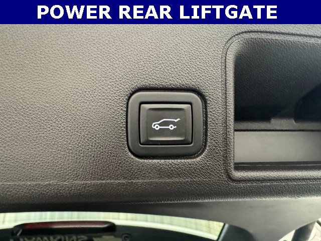 Used 2024 GMC Terrain AT4 image 30