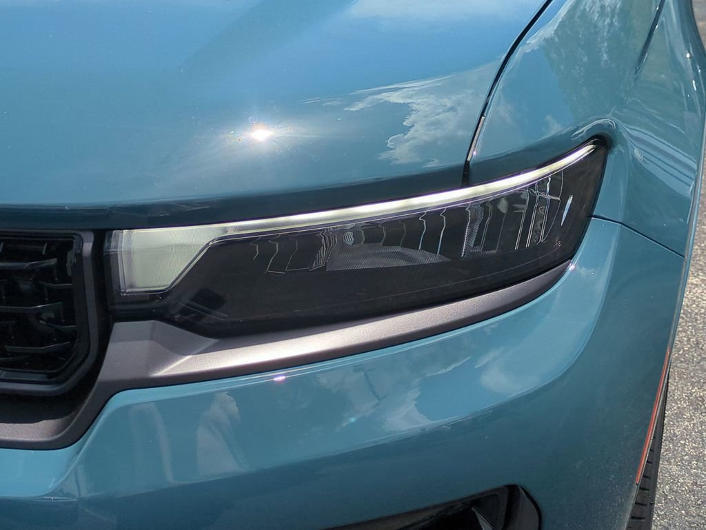 New 2026 Jeep Grand Cherokee Summit AWD/4WD image 10