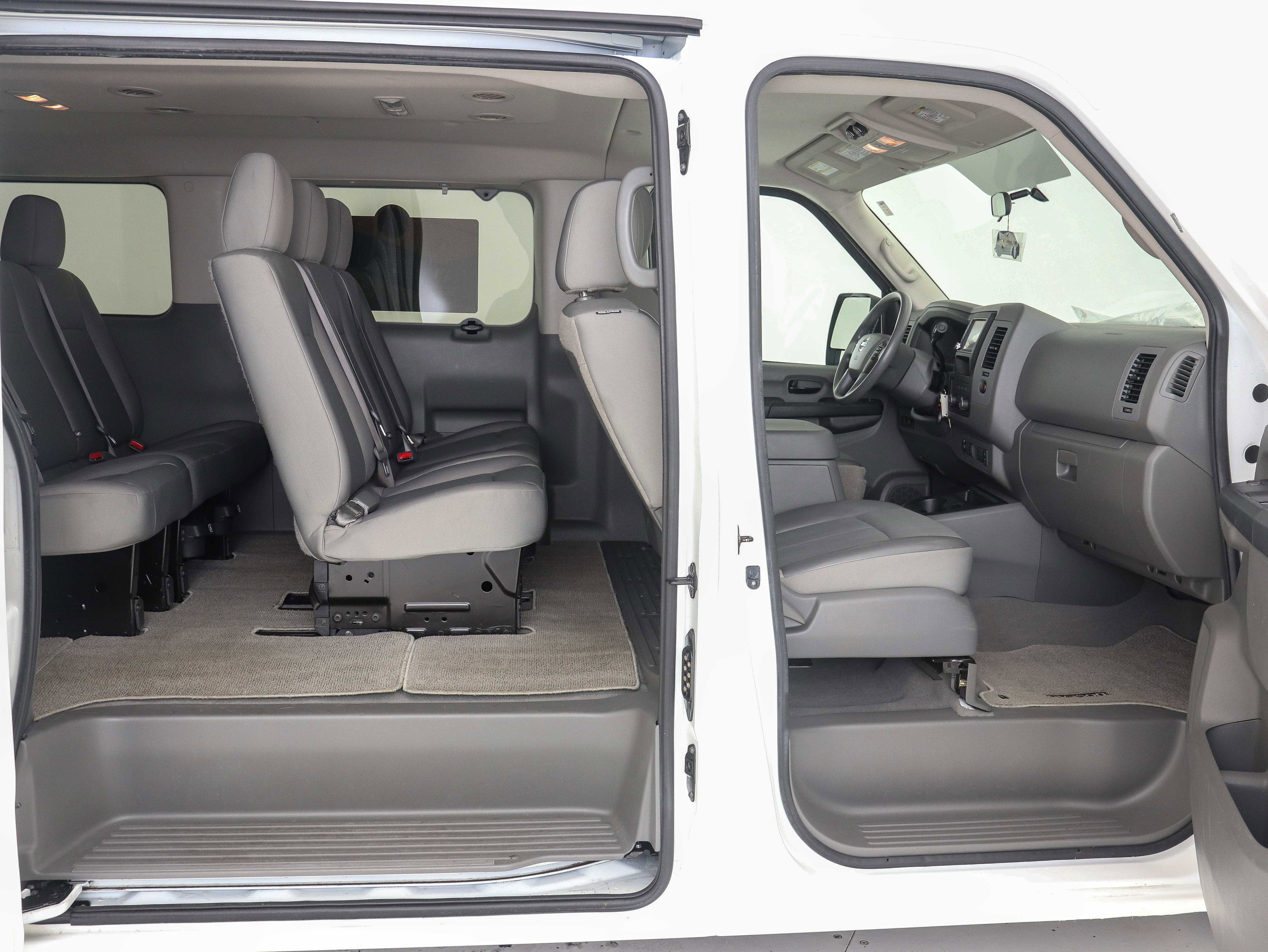 Used 2019 Nissan NV 3500 SV image 12