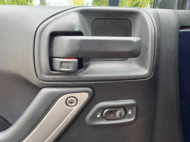 Used 2013 Jeep Wrangler Unlimited Sport image 16