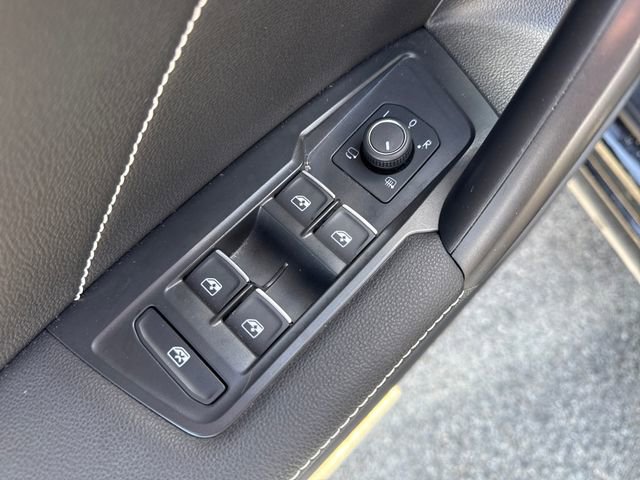 Used 2022 Volkswagen Tiguan SEL R-Line AWD/4WD image 25