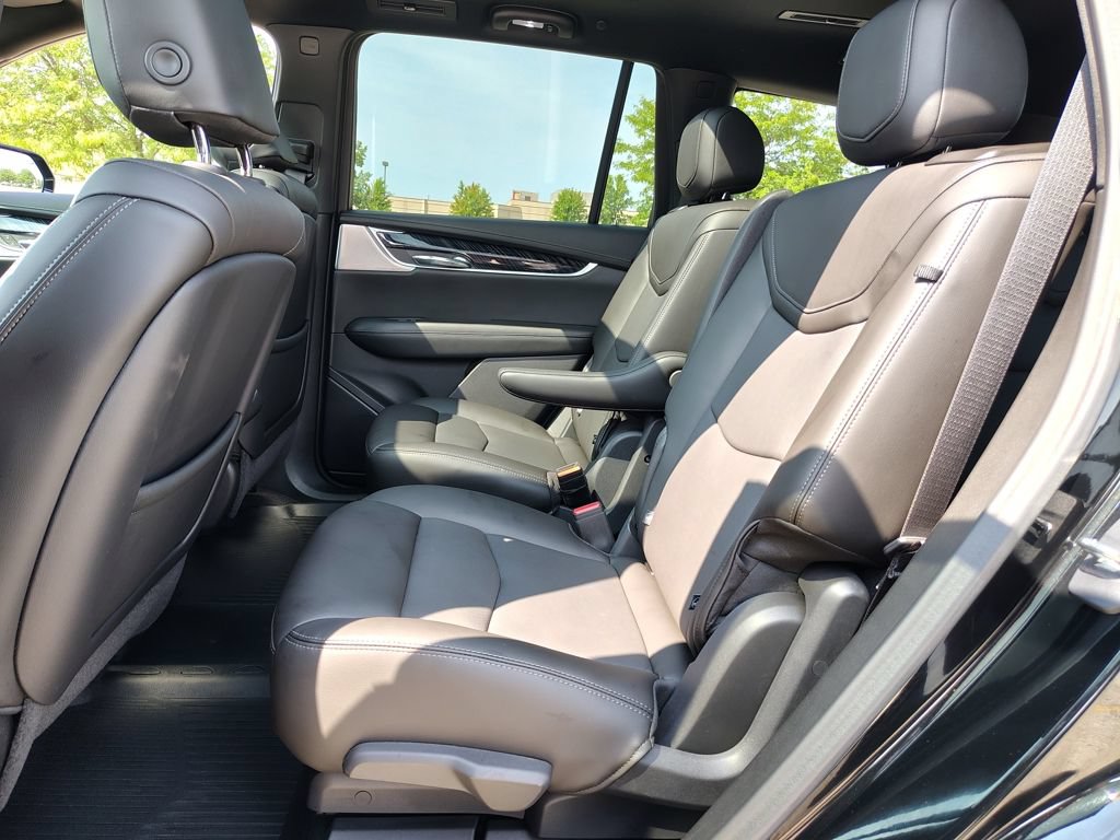 Used 2023 Cadillac XT6 Premium Luxury w/ Technology Package AWD/4WD image 39