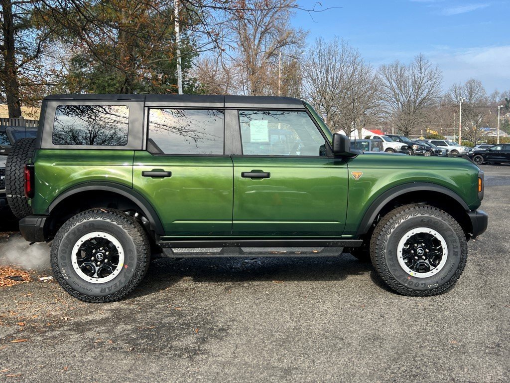 New 2025 Ford Bronco Badlands w/ Sasquatch Package AWD/4WD image 3