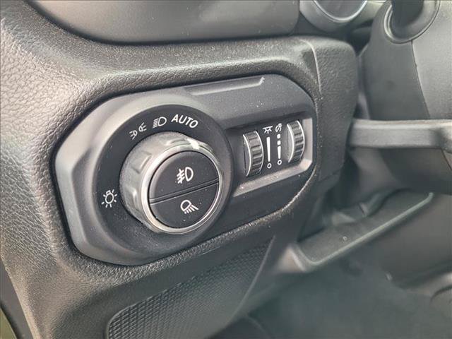 Used 2022 Jeep Gladiator Overland w/ Cold Weather Group AWD/4WD image 16