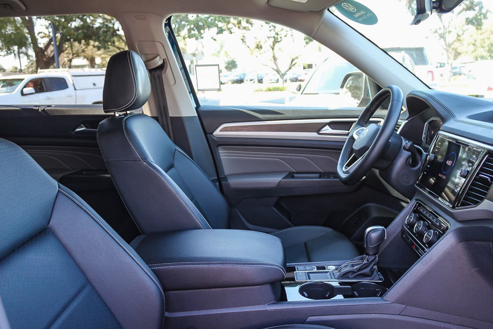 Certified 2023 Volkswagen Atlas SE image 17