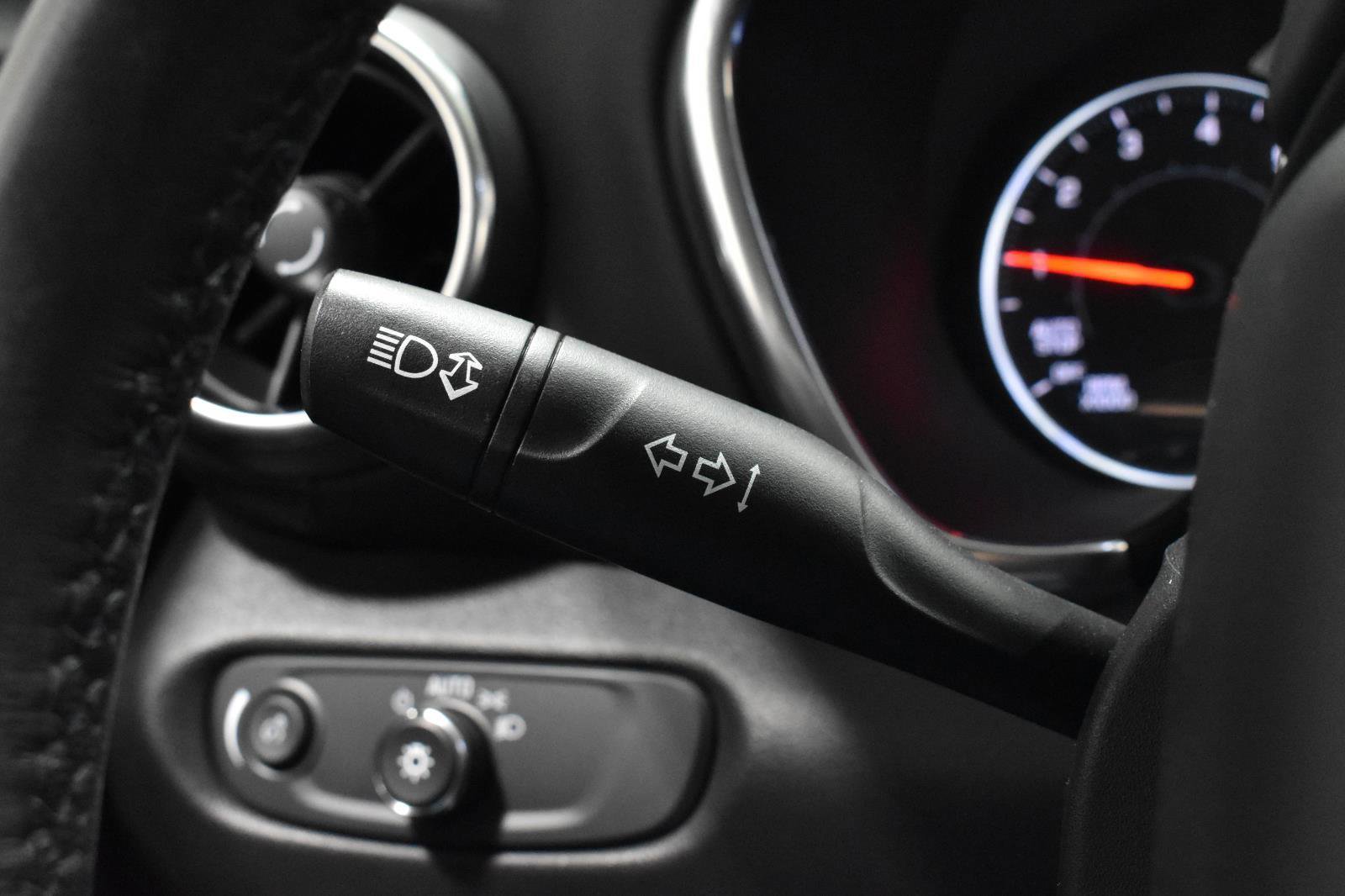 Used 2020 Chevrolet Blazer LT image 12