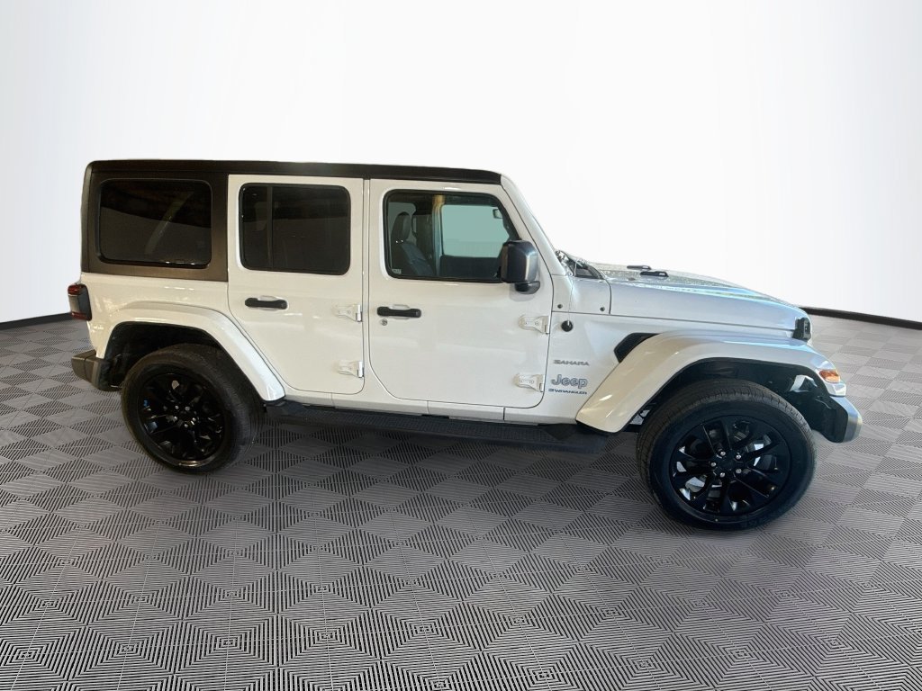 Used 2023 Jeep Wrangler Unlimited Sahara AWD/4WD image 5