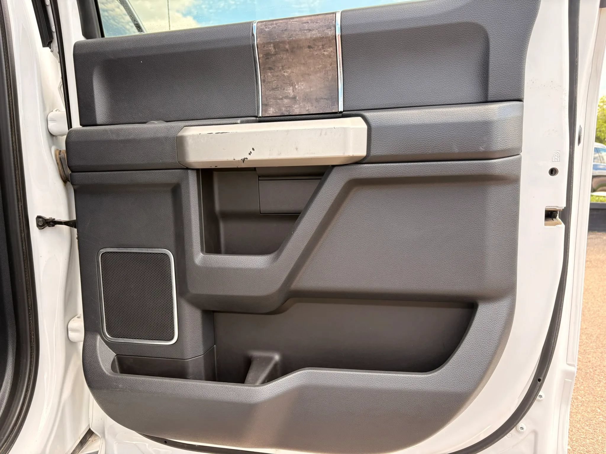 Used 2022 Ford F250 Lariat w/ Lariat Value Package AWD/4WD image 9
