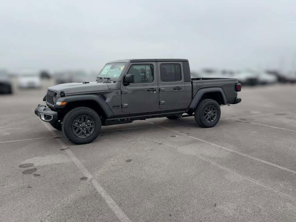 New 2026 Jeep Gladiator Sport image 5