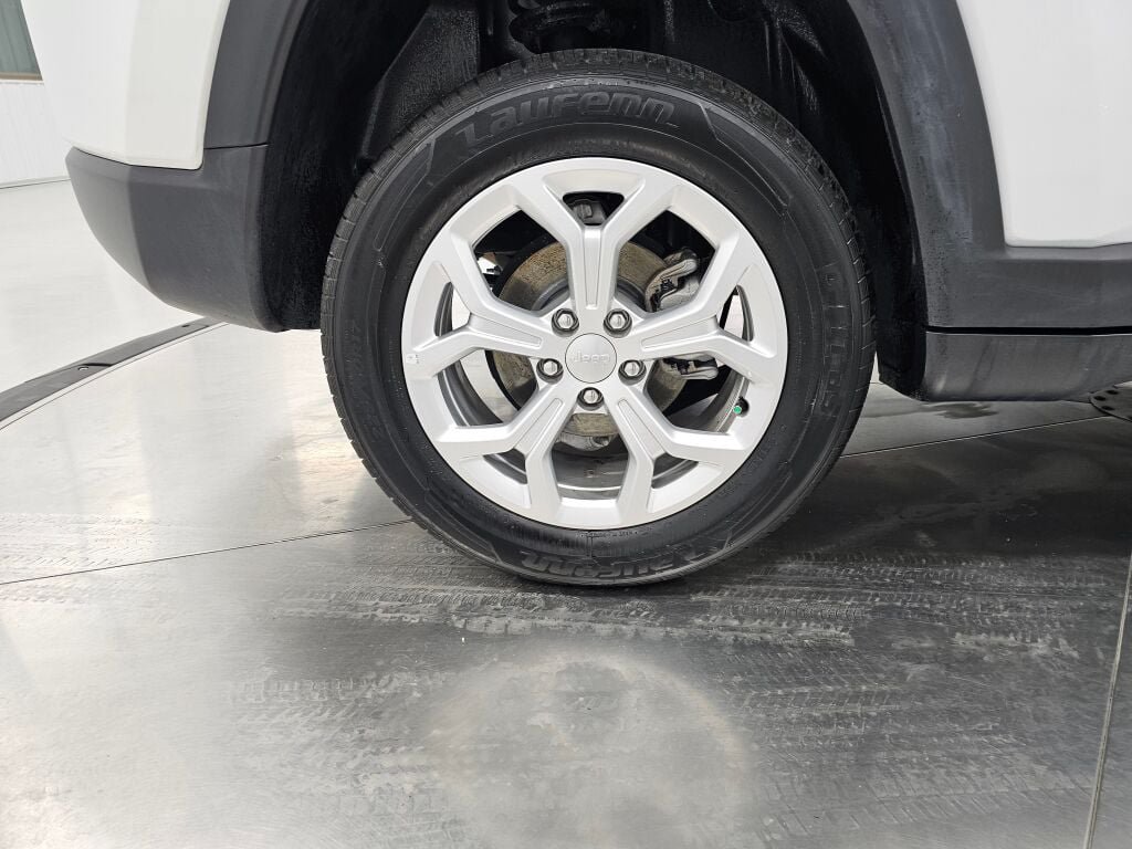 Used 2024 Jeep Compass Latitude AWD/4WD image 10